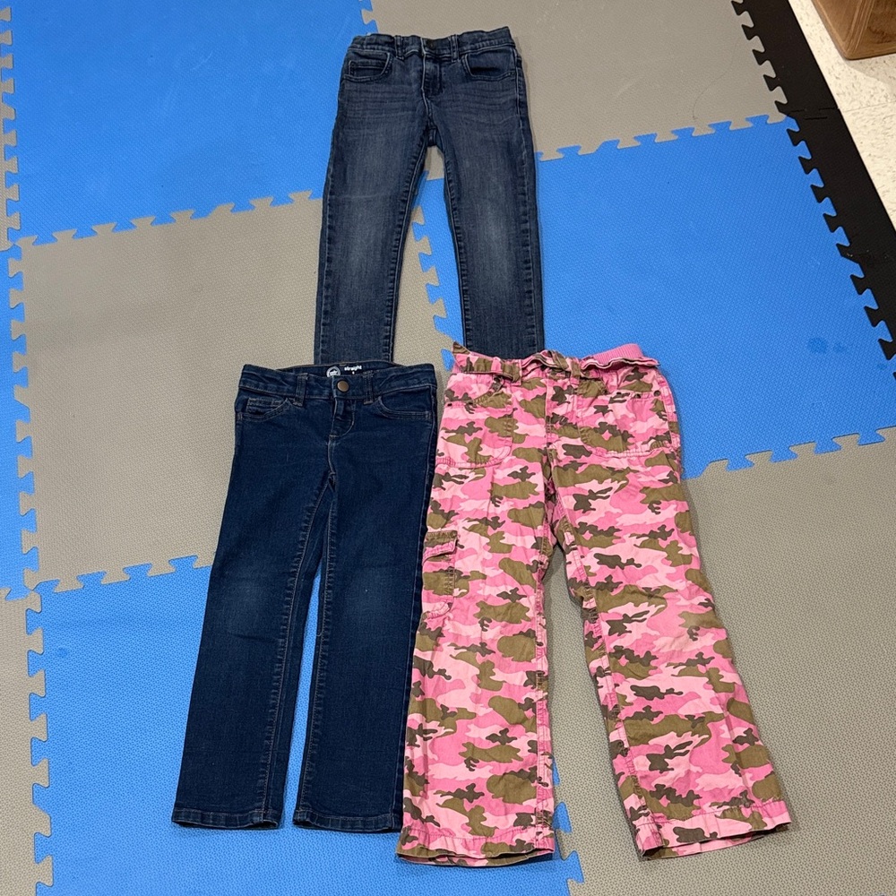 Bundle of girls jeans size 6 (skinny, straight)